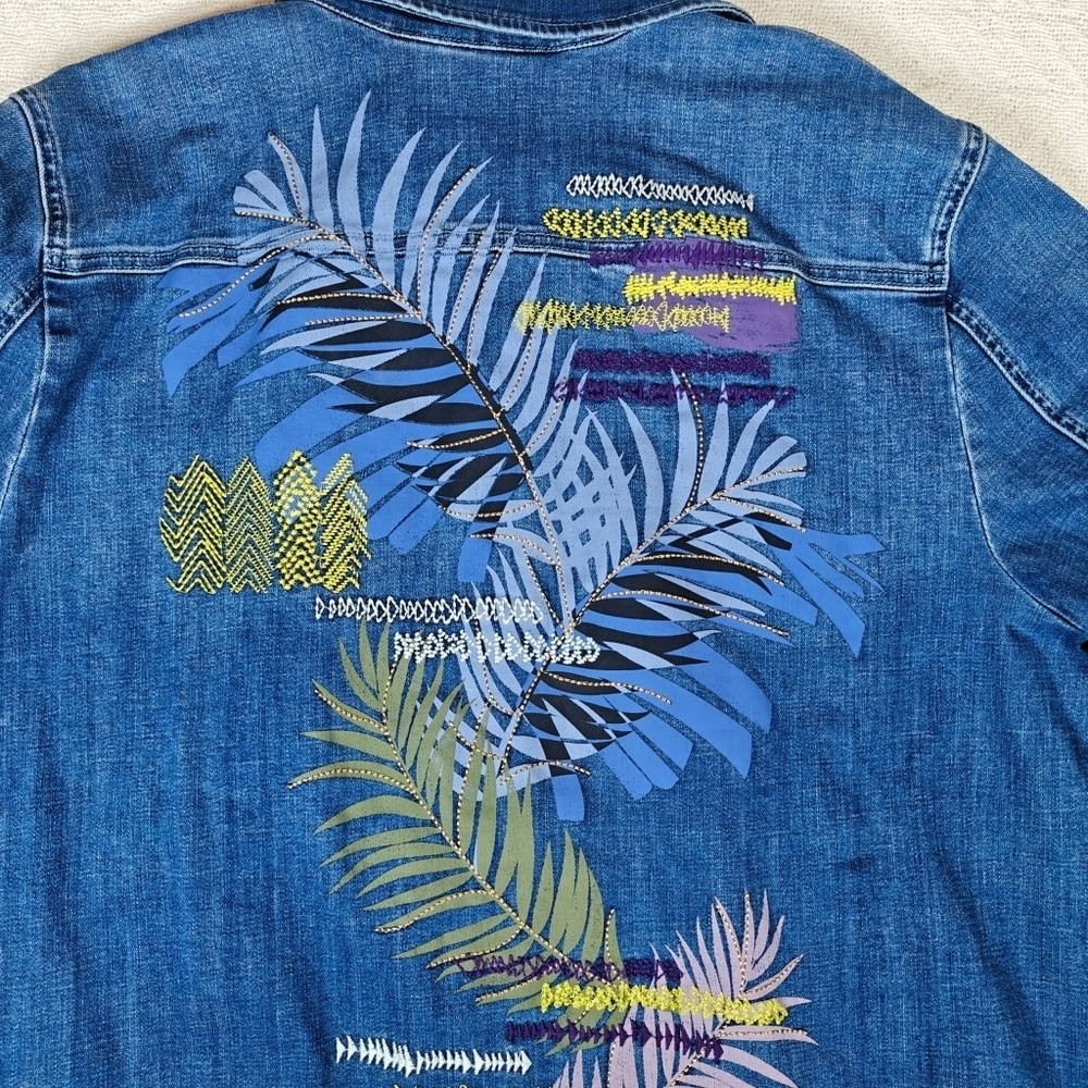 Chico's Design Artsy Embroidered Distressed Jean Jacket Size 4 XXL BohoArtsy - Picture 4 of 12
